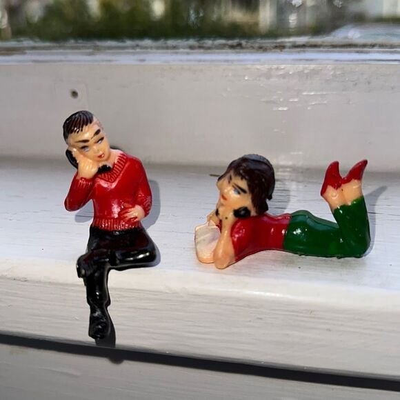 Two Vtg mid century hard plastic boy & girl figures  on the phone cake toppers - Picture 1 of 7
